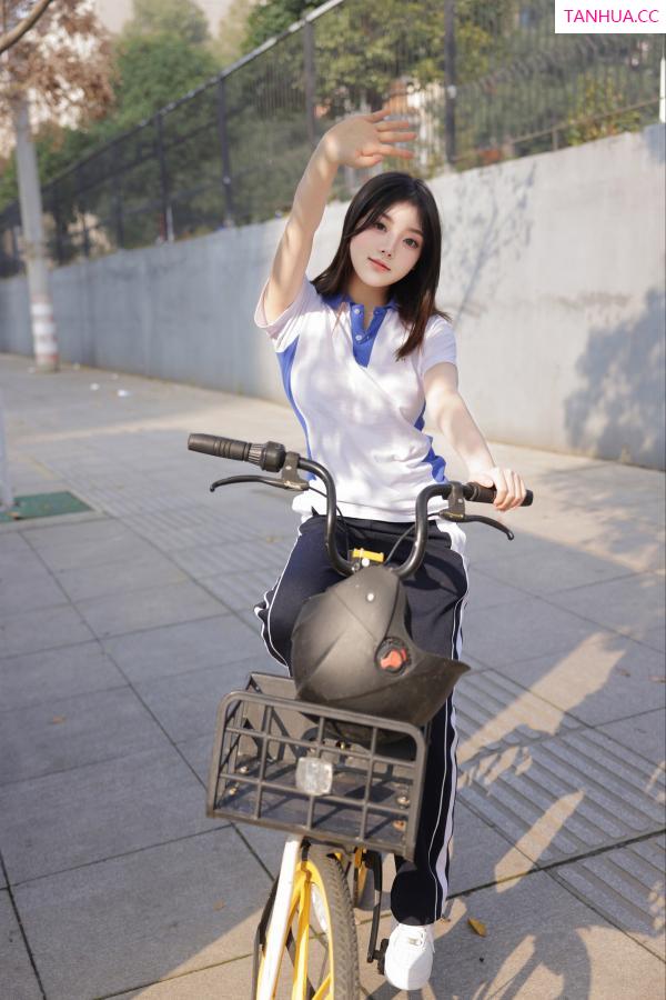 豆瓣酱  [XiuRen]高清写真图 2024.01.19 No.7994 豆瓣酱 制服美臀第41张图片